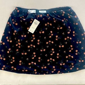 Hollister NWT floral skirt size M